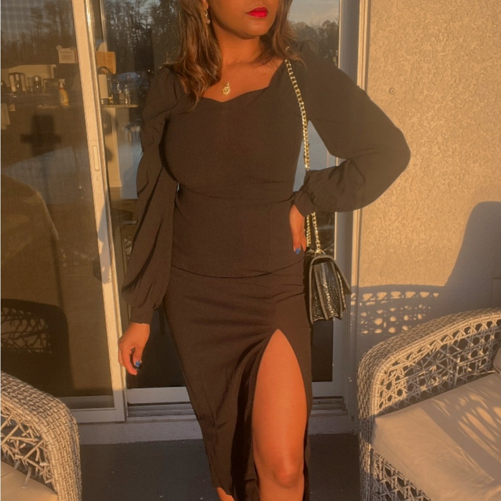 Elegant Black Dress with Slit